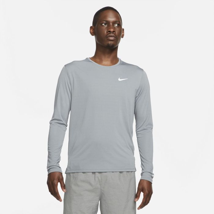 Nike M NK DF UV MILER TOP LS, muška majica za trčanje, siva | Intersport